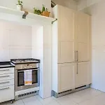 Guestready - Fernando Pessoa * Lisboa
